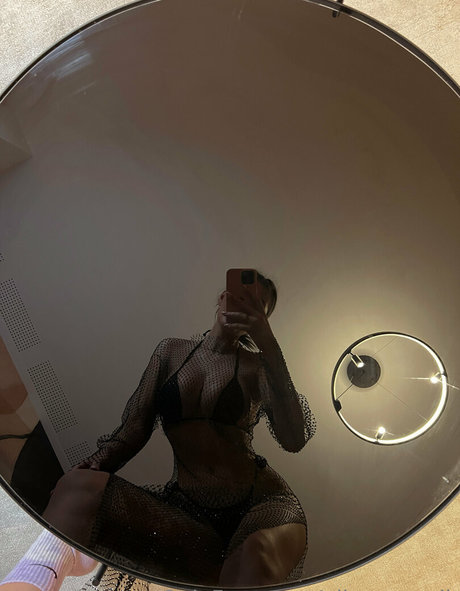 alinavaranik nude star archive