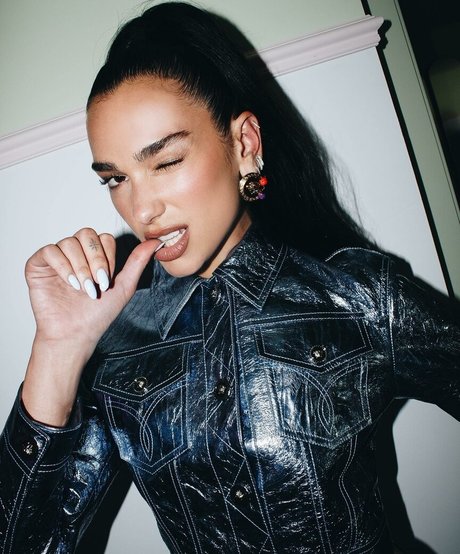 cum on glasses onlyfans art nude pictures