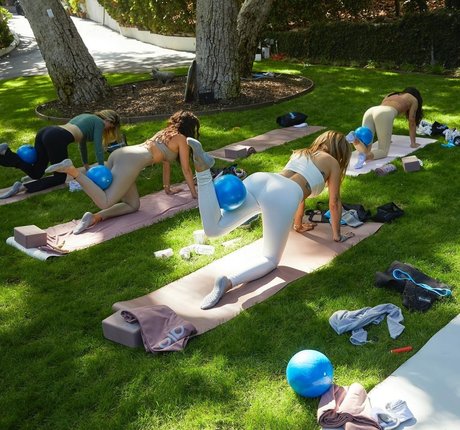 shemale cum in mouth onlyfans hot sexy pic