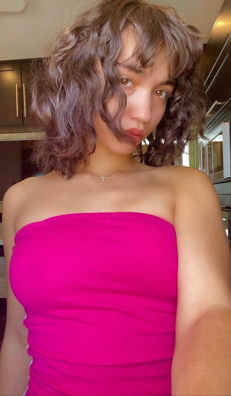 Rowan Blanchard adult model img