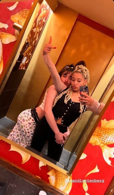 Rowan Blanchard beautiful star img