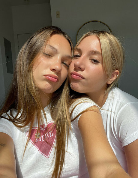 skinny milf onlyfans sexy nude photo