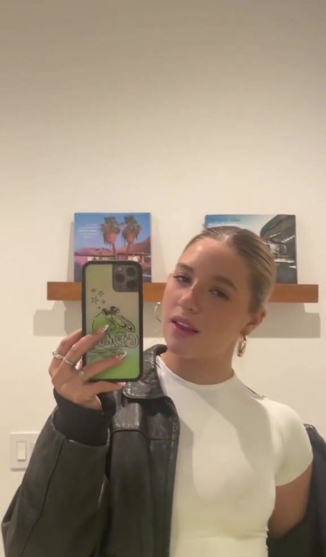 mature wife onlyfans sexy pic