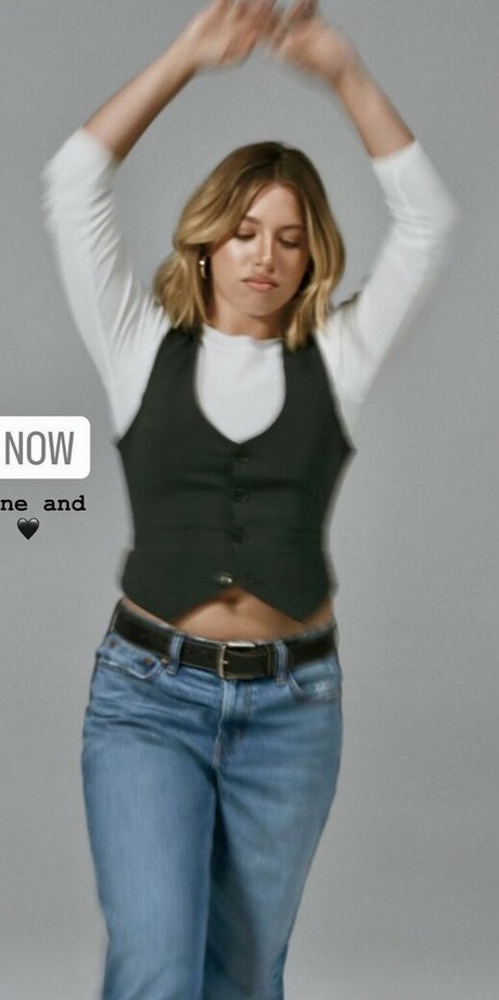 Mackenzie Ziegler best model image