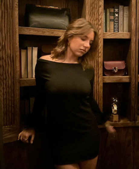 Mackenzie Ziegler pornstar sex pics