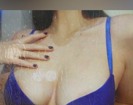 hotterthanhellxx naked model photos