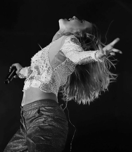 Zara Larsson star adult pictures