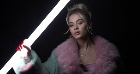 Zara Larsson model free photos
