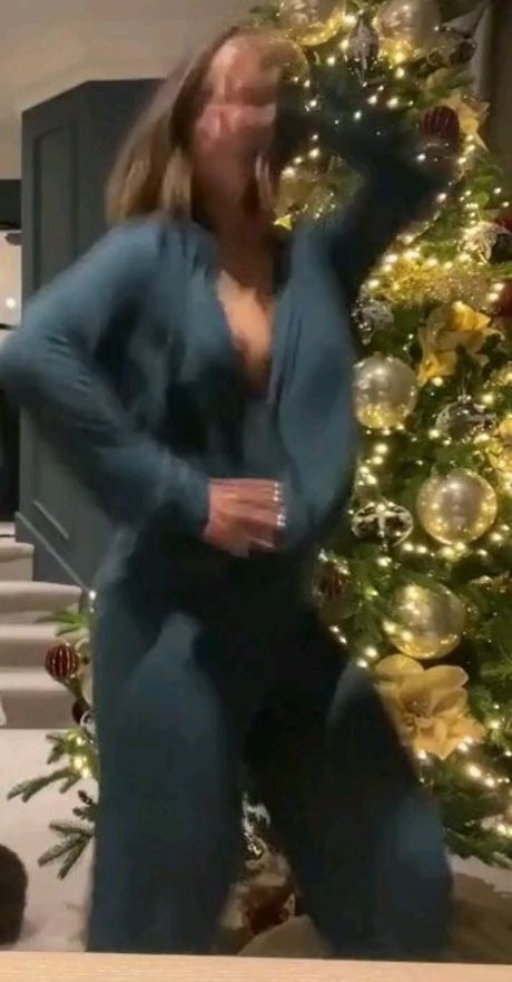 huge tits milf onlyfans free porn photo