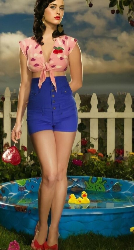 busty mom onlyfans free xxx pic