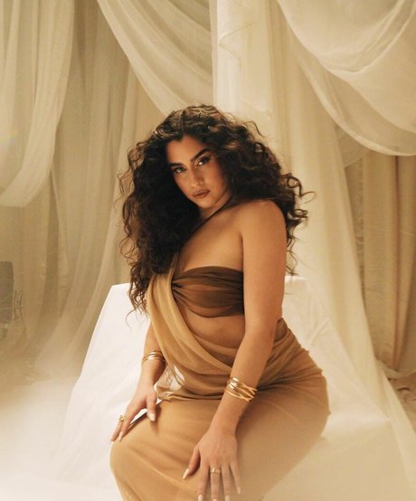 Lauren Jauregui erotic star photos