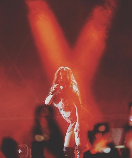 Lauren Jauregui erotic actress pics