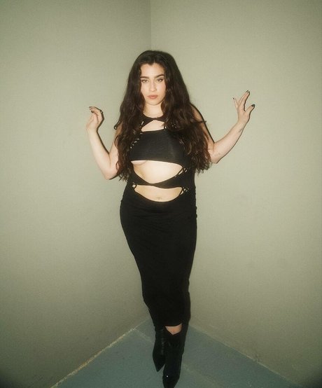 Lauren Jauregui model sex pic