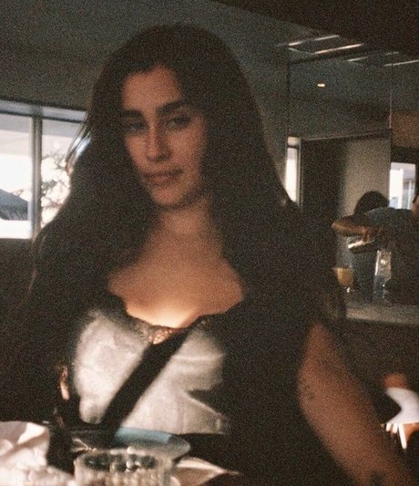 Lauren Jauregui pretty star pictures