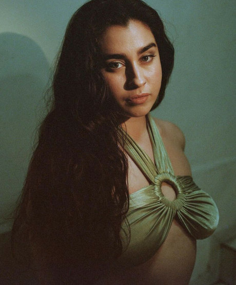Lauren Jauregui star pic