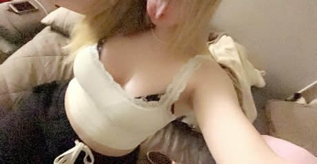 OfficialMandy model nude photo