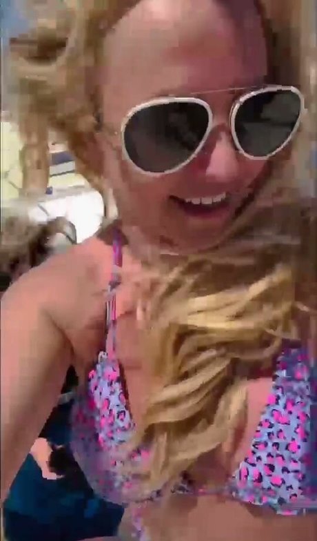 thick latina milf onlyfans art naked picture