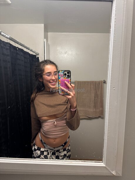 favonlinesloot sexy star pic