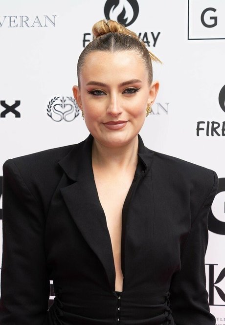 tanned onlyfans hot nude picture