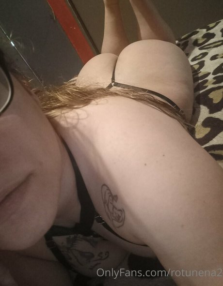 rotunena2 pornstar nude pic