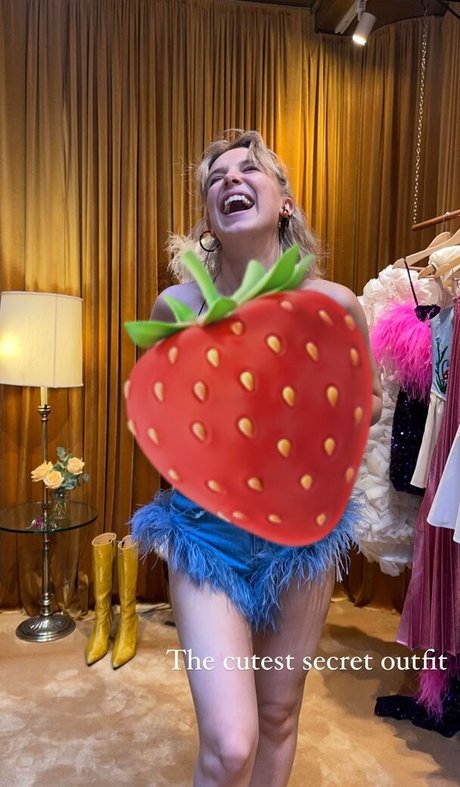 Millie Bobby Brown star adult photos