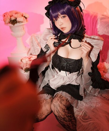 Ying Tze sexy pornstar img