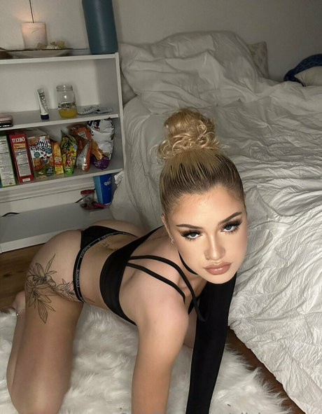 aliciamayer pornographic star galleries