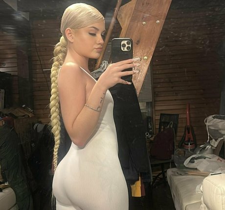 aliciamayer model galleries