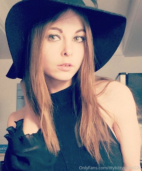 kinkymorganteafree erotic model img