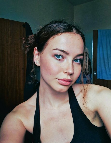 wide onlyfans erotic photos