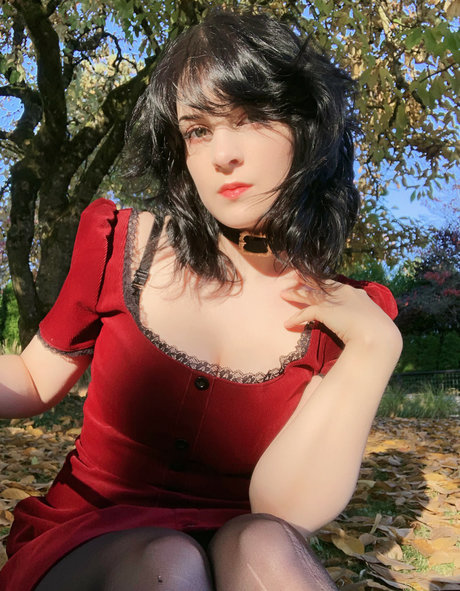 Hiso Neko sexy actress pics