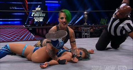 Skye Dolecki naked actress pic