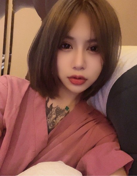 girl on girl onlyfans top pictures