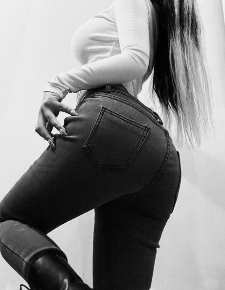 skinny shemale onlyfans sexy naked pic