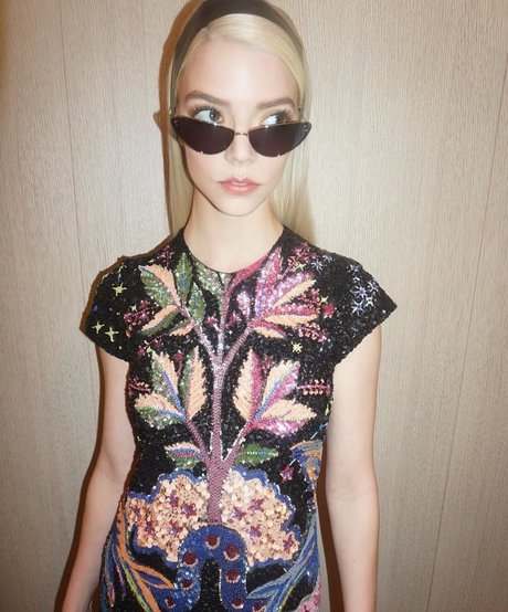 strapon onlyfans pornographic images