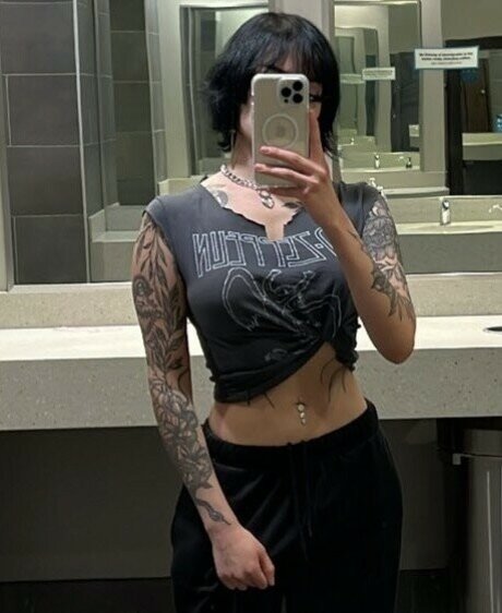 Redroomromance model adult gallery