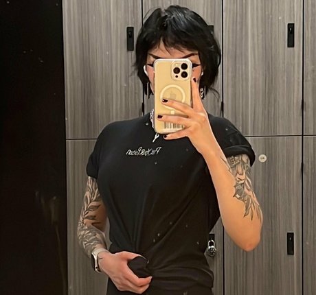 Redroomromance pornstar hd picture