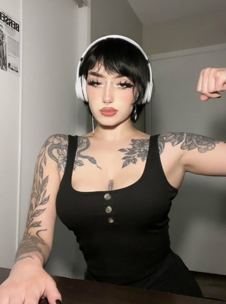 Redroomromance star beautiful gallery