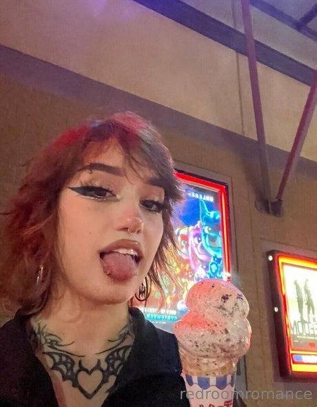 Redroomromance nice pornstar gallery