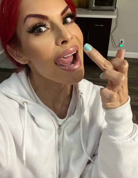 TS Foxxy porn actress galleries