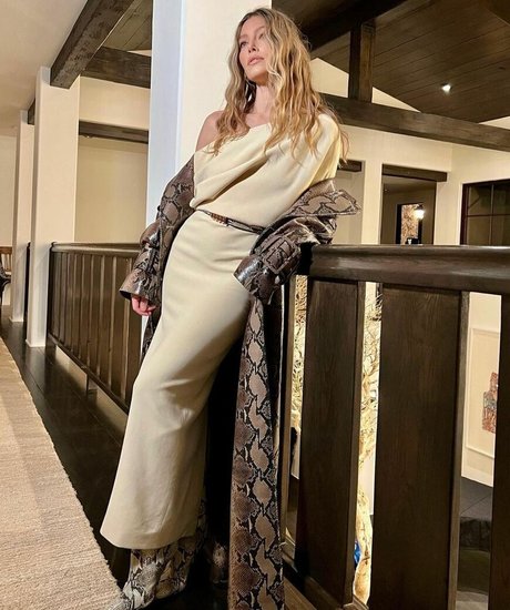 Jessica Biel star adult pictures