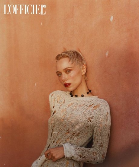 Ivanna Sakhno beautiful star pic