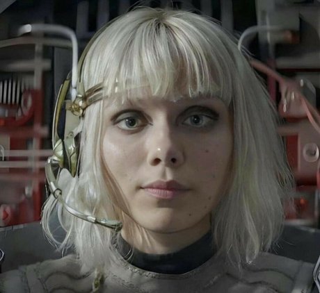 Ivanna Sakhno model sexy picture