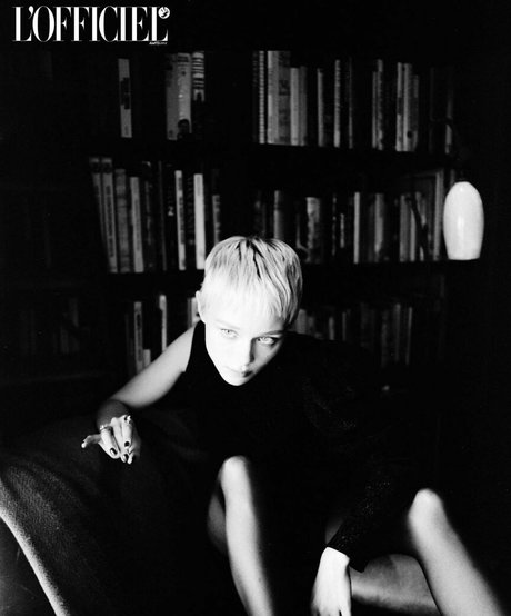 Ivanna Sakhno high quality star photos