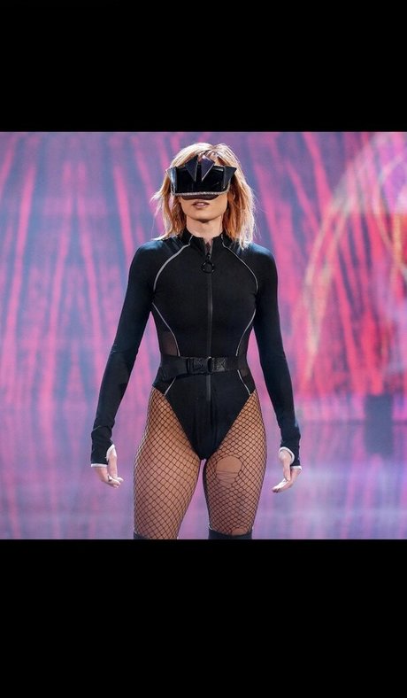 Becky Lynch perfect star image