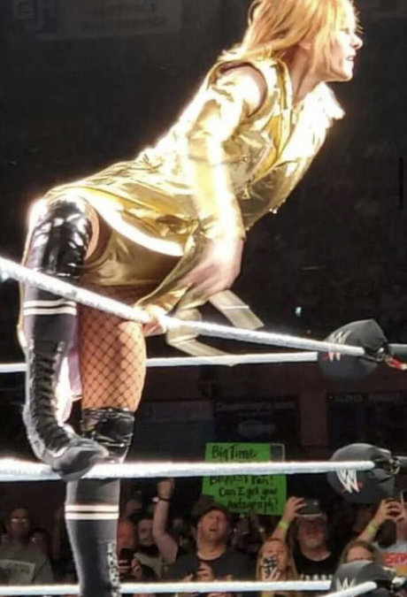 Becky Lynch model sexy pic