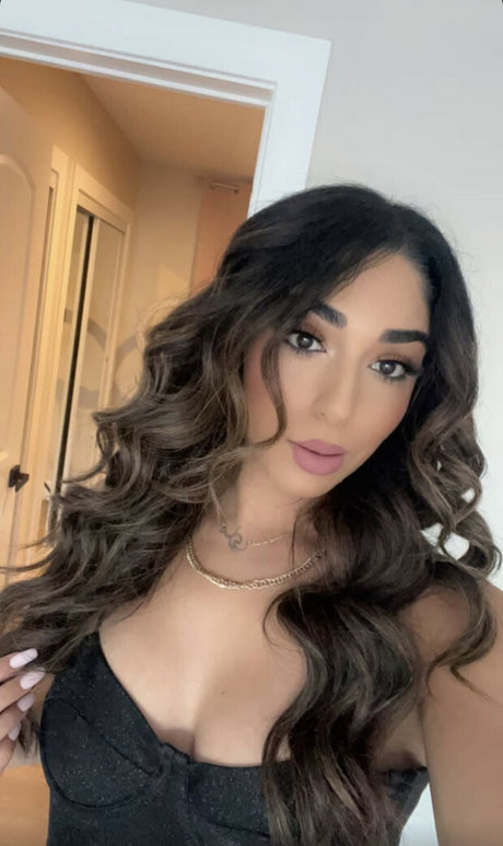 Mary Noura pretty actress pics