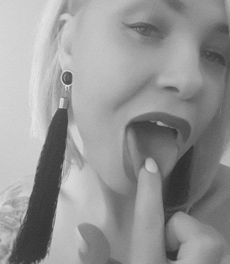 thick girls onlyfans adult photo