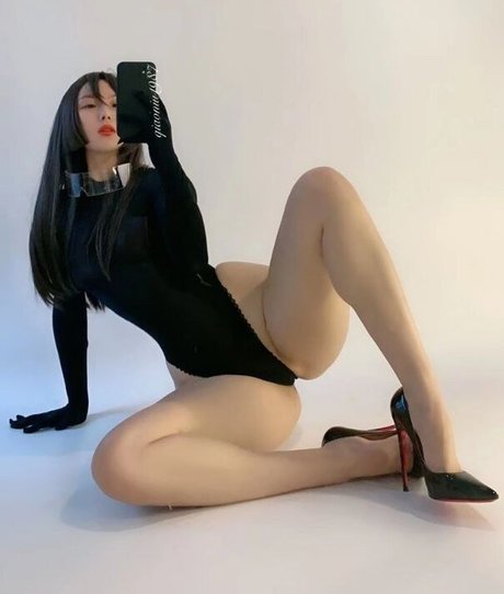 petite slut onlyfans art naked gallery