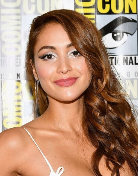 Lindsey Morgan nude actress image
